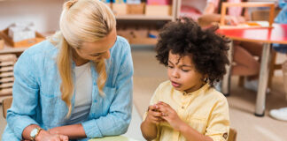 Jakie pomoce dydaktyczne Montessori wybrać dla dziecka
